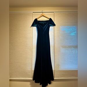 *like new* Vince Camuto  gown in gorgeous peacock color, size 4